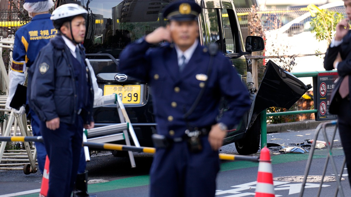 Japonia. Incydent przed ambasadą Izraela. Samochód wjechał w barykadę