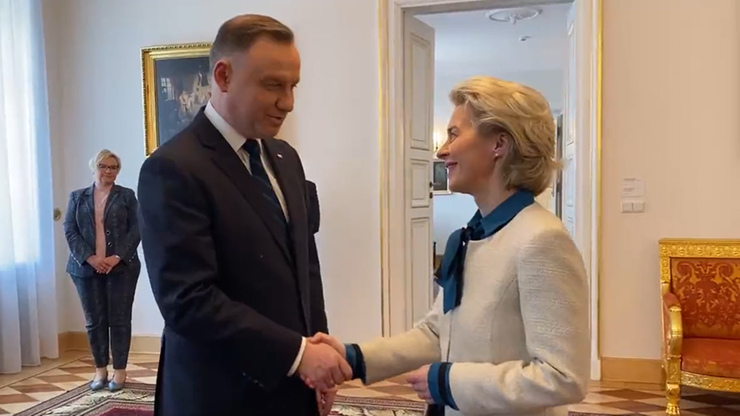 Szefowa KE Ursula von der Leyen wylądowała w Warszawie. Spotkała się z prezydentem Andrzejem Dudą