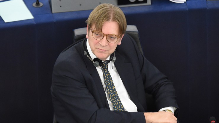 Verhofstadt do Szydło: nadużywacie istotnej większości, aby rozmontowywać mechanizmy regulacyjne w kraju