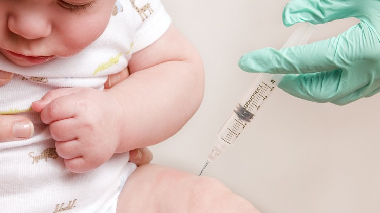 Bezpieczne szczepionki dla najmłodszych? Mogą ograniczyć rozprzestrzenianie się COVID-19