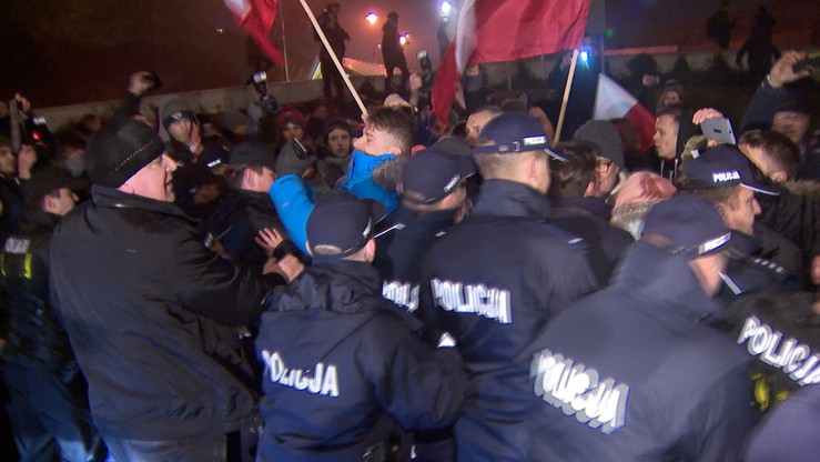 Policja prowadzi sprawy o wykroczenie wobec 87 uczestników protestu przed Sejmem 16 grudnia