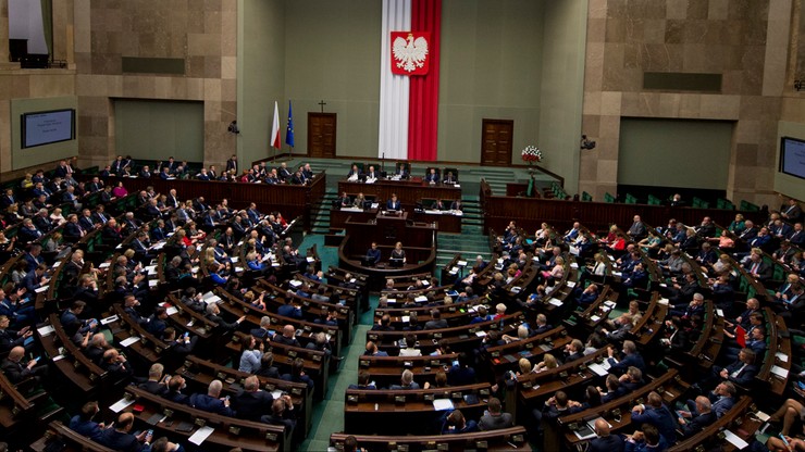 Sejm zajmie się w czwartek poprawkami Senatu do budżetu na 2022 r.