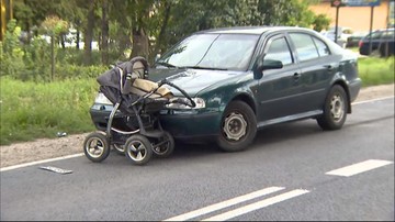 Samochód wjechał w wózek z niemowlęciem. Pchał go przez kilka sekund