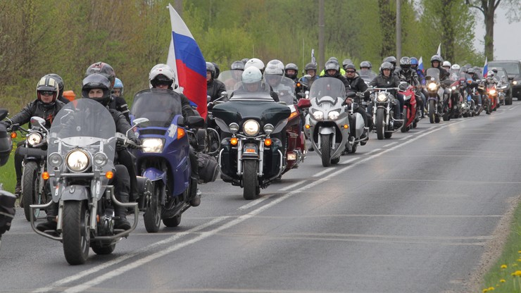 Rosyjscy motocykliści w Braniewie. Upamiętniali poległych czerwonoarmistów