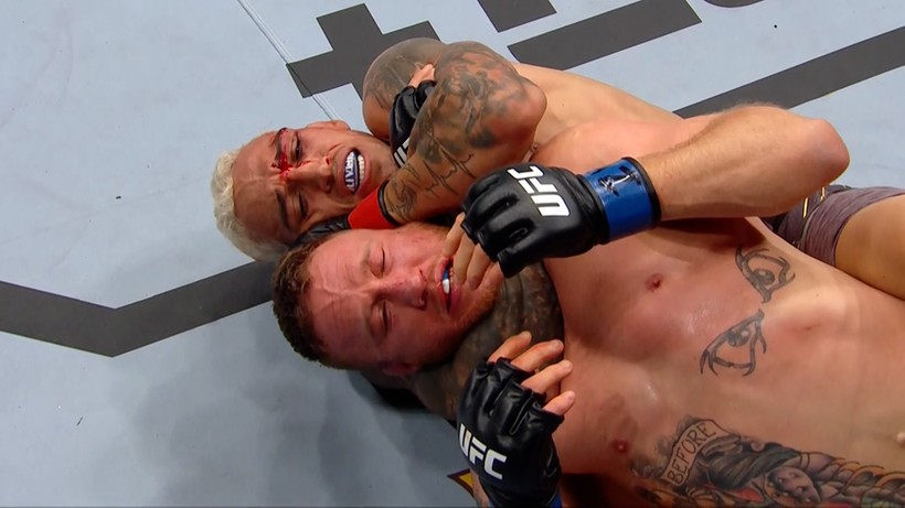 UFC 274: Charles Oliveira poddał Justina Gaethje w walce wieczoru