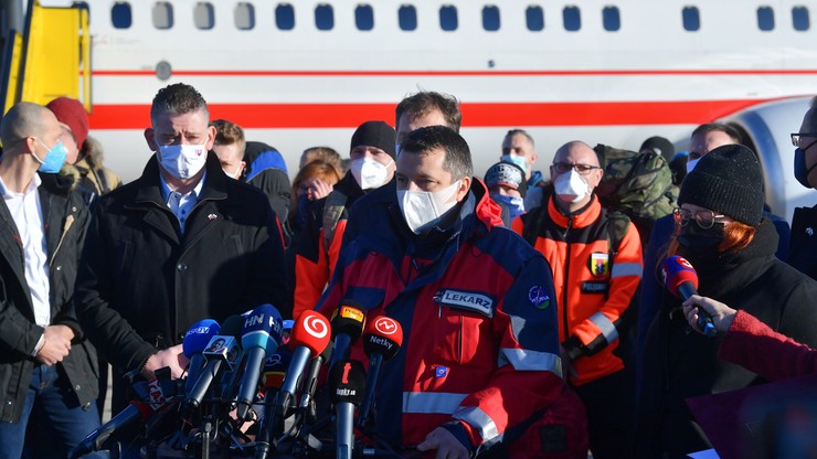 Polscy strażacy dotarli na Słowację, by pomóc w testach. "To znak solidarności między krajami"