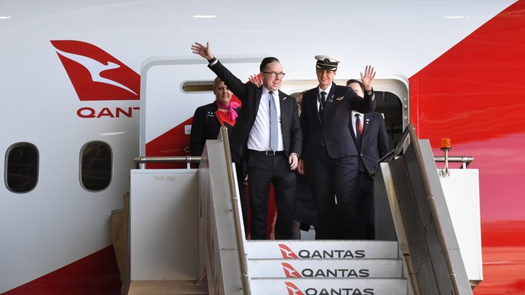 Rekordowa odległość i czas. Historyczny lot Dreamlinera australijskich linii Qantas