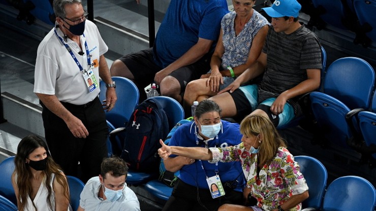 Australian Open: Zakłócająca mecz kobieta nie przeszkodziła Rafaelowi Nadalowi w awansie