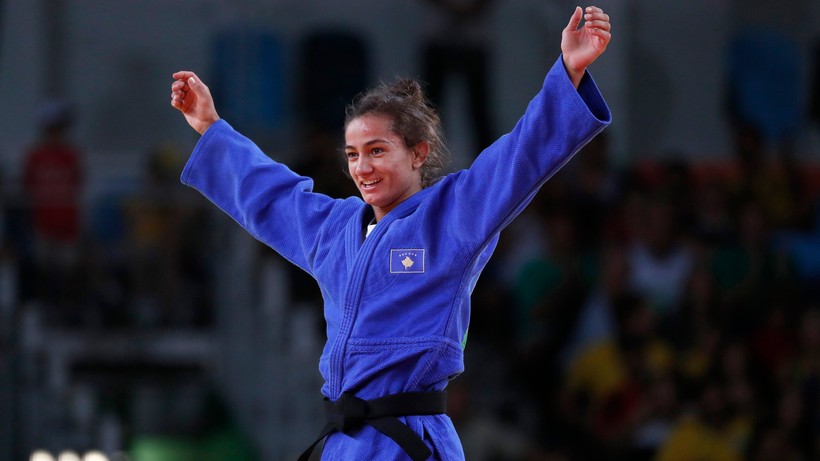 Pierwsza złota medalistka olimpijska z Kosowa zakończyła karierę