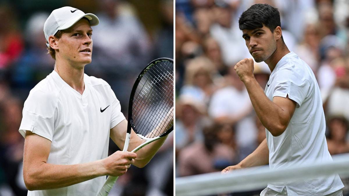 Dwóch tenisistów w białych strojach, jeden trzyma rakietę, drugi zaciska pięść w geście triumfu.