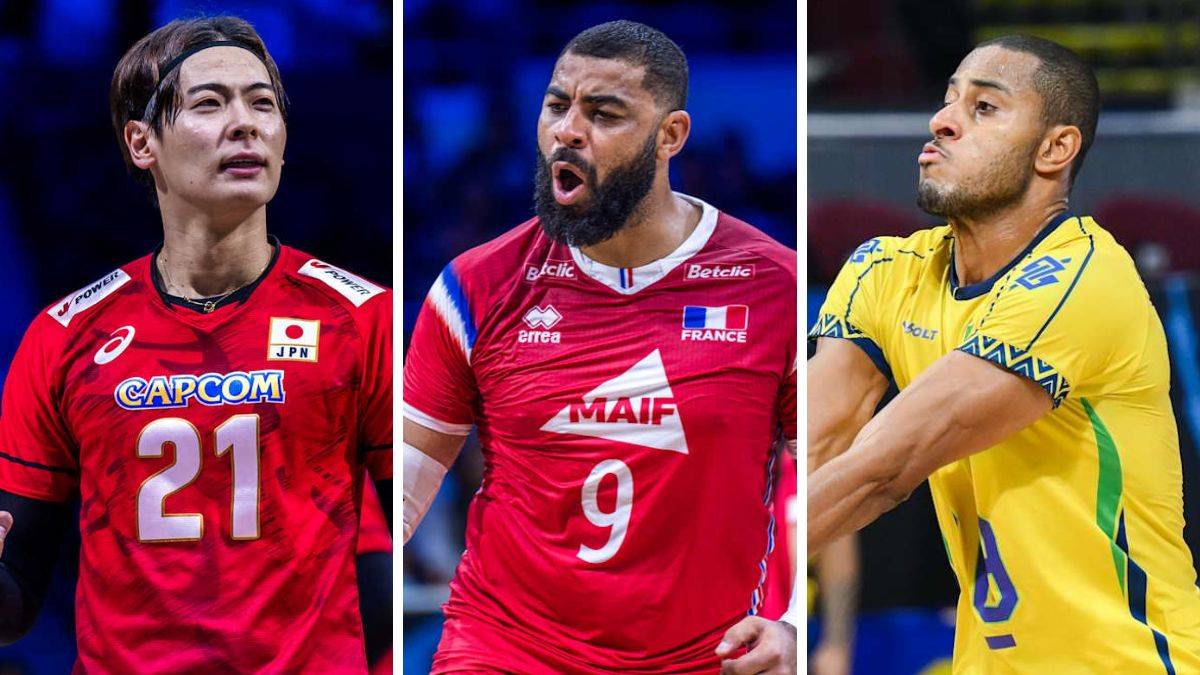 Trzech siatkarzy w swoich strojach sportowych.