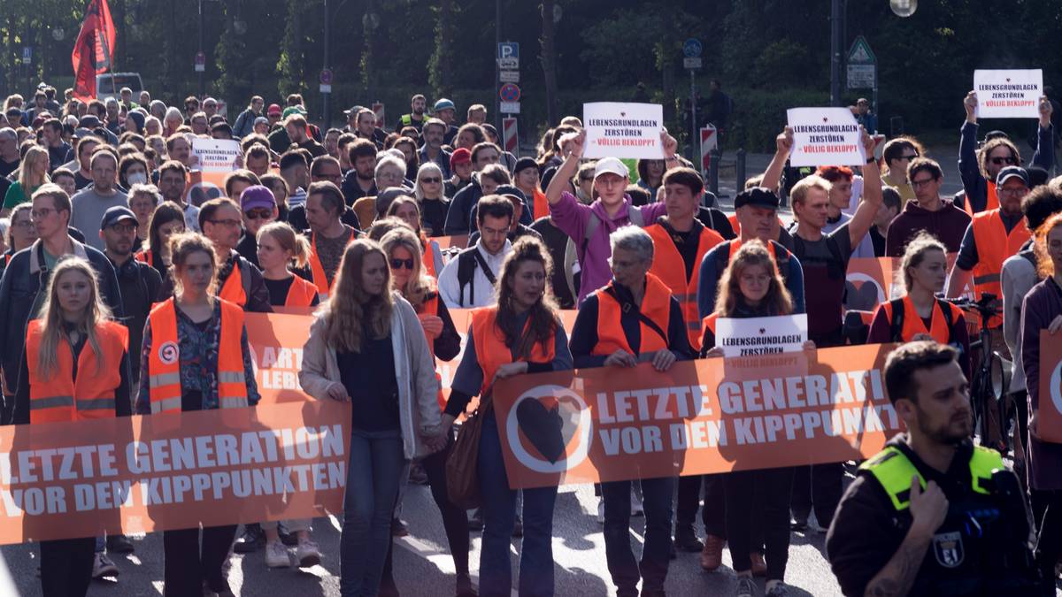 Ostatnie Pokolenie wycofuje się. "Nie ma szans na sukces"