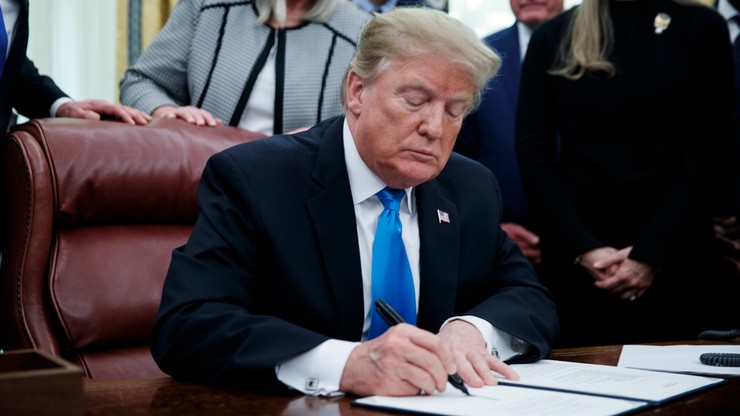 Trump podpisał dokument otwierający drogę do powstania sił kosmicznych USA