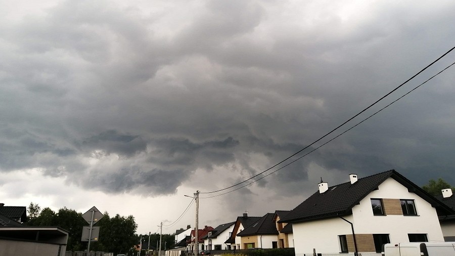 Chmura burzowa w Niepołomicach k. Krakowa. Fot. Emilia Rusek / TwojaPogoda.pl