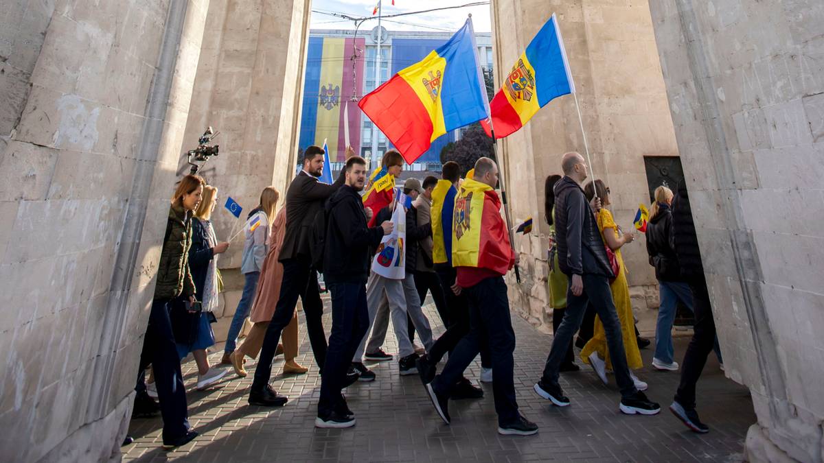 Ważą się losy Mołdawii. Rozpoczęły się "najważniejsze wybory w historii"