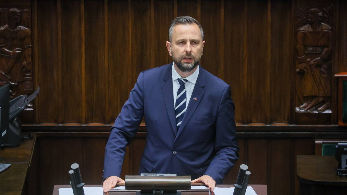 Rosyjskie drony nad Polską. Co działo się minuta po minucie? Szef MON ujawnia