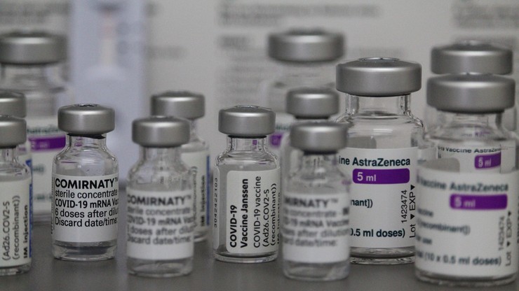 EMA odradza stosowanie szczepionki AstraZeneki u osób z rzadką chorobą naczyń krwionośnych