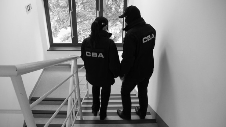 CBA zatrzymało cztery osoby, dwie z kierownictwa Świętokrzyskiego Zarządu Dróg Wojewódzkich