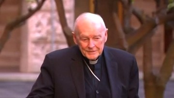 Papież wydalił ze stanu kapłańskiego byłego arcybiskupa Waszyngtonu. Za "czyny pedofilii"