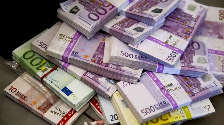 Przewożący narkotyki chciał dać policjantom 10 tys. euro łapówki