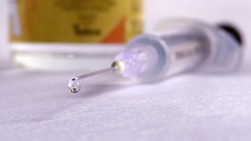 Obowiązkowa szczepionka przeciwko pneumokokom. Rozstrzygnięty przetarg z podejrzeniami w tle