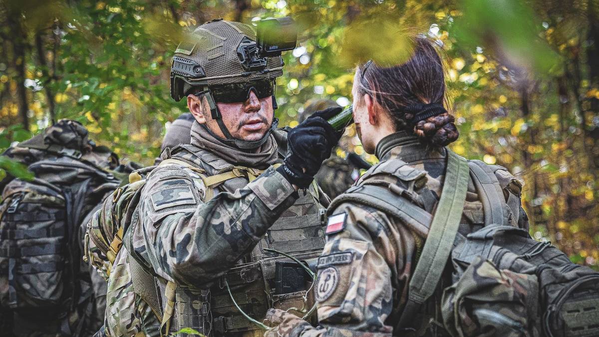 Запускается система всеобщей военной подготовки. «Каждый призван защищаться»