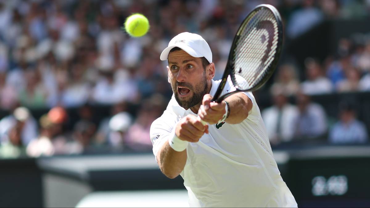 Djoković wyprzedził Federera liczbą meczów na Wimbledonie