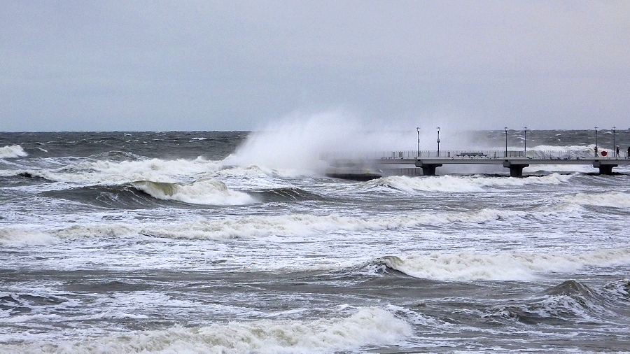 16.03.2019 09:00 Na wybrzeżu wiało do 112 km/h. Tysiąc akcji strażackich, dziesiątki tysięcy odbiorców bez prądu