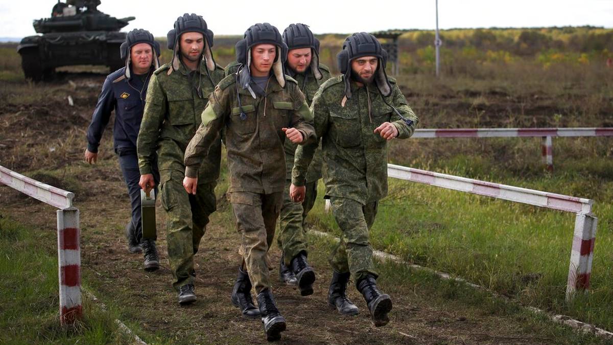 Rosjanie opuszczają kraj w obawie przed mobilizacją. Tysiące osób na granicy