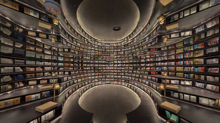Niesamowita księgarnia w Chinach. Wnętrze wykorzystuje złudzenia optyczne