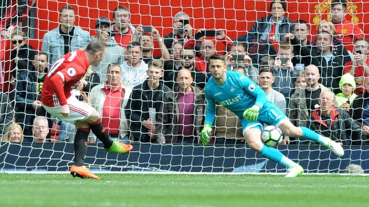 Zespół Fabiańskiego zatrzymał Manchester United! Polak skrzywdzony przez sędziów
