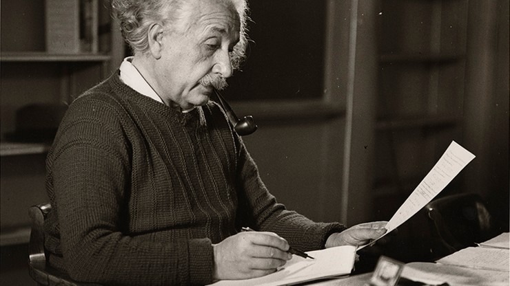 Francja. Rękopis z obliczeniami Einsteina ws. teorii względności sprzedany za 11 mln euro
