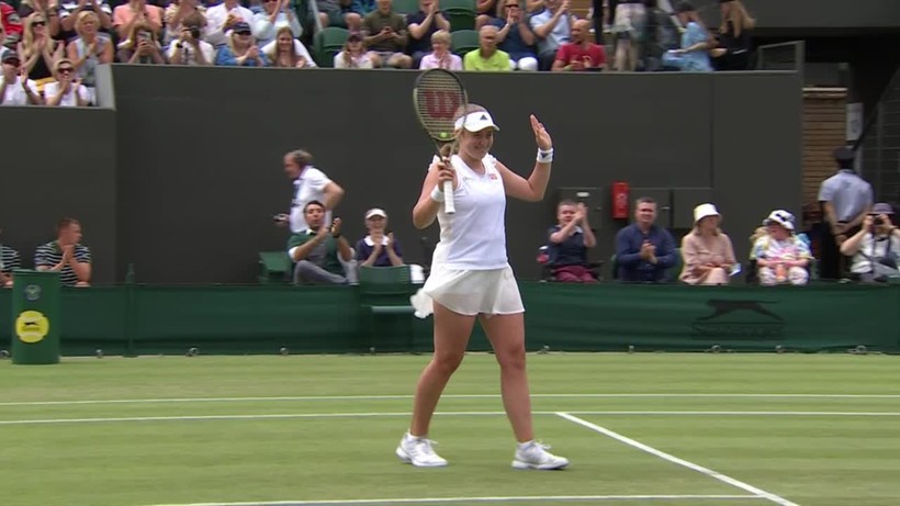 Wimbledon: Irina Begu - Jelena Ostapenko. Faworytka gra dalej