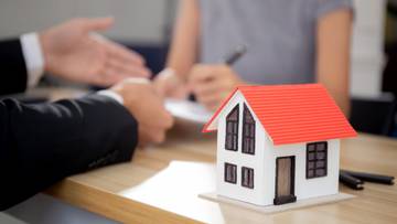 Rządzący biorą się za właścicieli domów jednorodzinnych. Nowe ograniczenia przy wynajmie