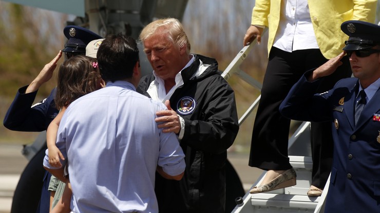Trump odwiedził Portoryko zniszczone przez huragan Maria