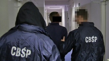 CBŚP: osiem osób zatrzymanych za wyłudzenia metodą "na policjanta" i "na prokuratora"