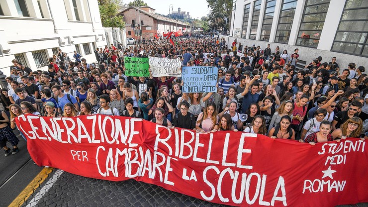 "Jesteśmy uczniami, nie pracownikami". Manifestacje uczniów we Włoszech