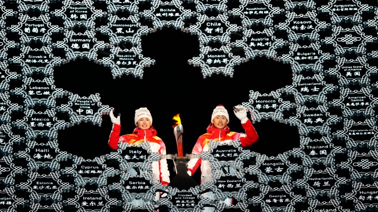 Dinigeer Yilamujiang i Jiawen Zhao zapalili znicz olimpijski
