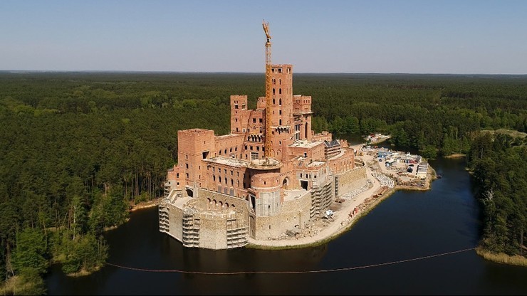 Budowa zamku w Stobnicy. Prokuratura złożyła odwołanie od decyzji wojewody