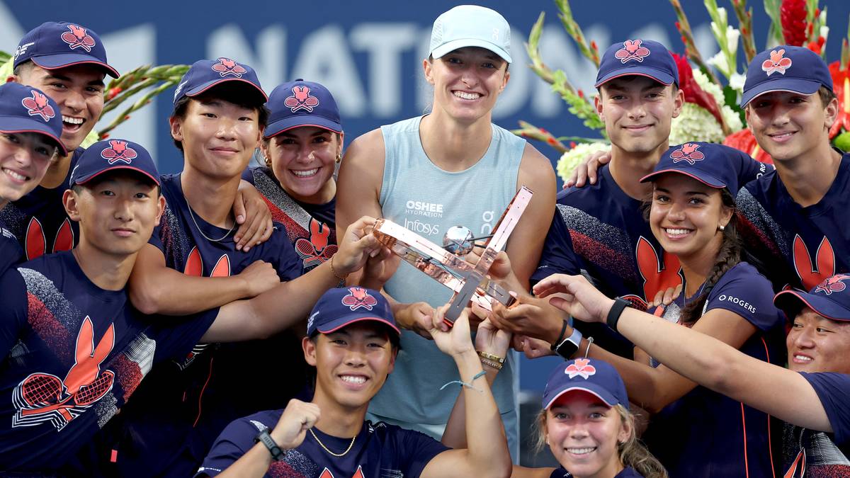 Świątek wygrała WTA 1000 w Toronto — 6:2, 6:3 z Rybakiną w finale