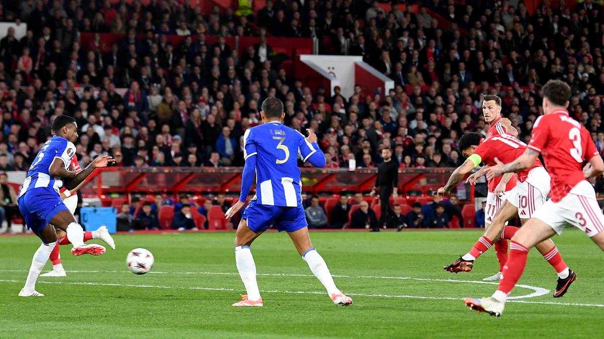 Działo się! Zobacz najładniejsze gole ćwierćfinał&oacute;w Ligi Europy i Ligi Konferencji (WIDEO)