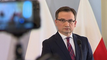 Ziobro pyta Trybunał Konstytucyjny  o przepisy unijne. Eksperci: "to krok w stronę polexitu" 