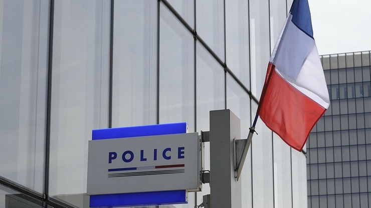 Francja. Policja poszukiwała uzbrojonego mężczyzny przy dworcu w Lille. Broń okazała się atrapą