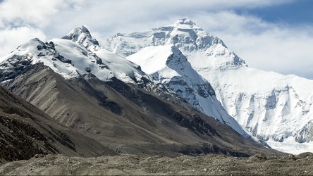 26.11.2020 08:00 Toksyczny mikroplastik jest wszędzie. Właśnie odkryto go nawet u szczytu Mount Everestu