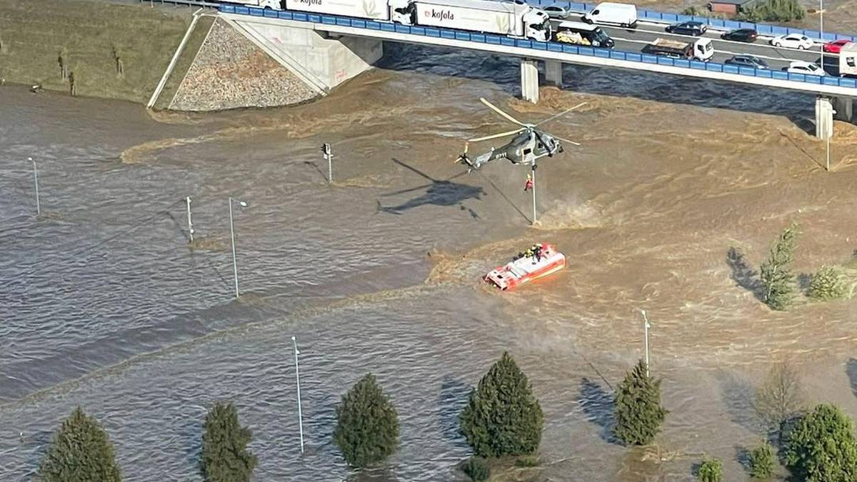 Dramatyczna sytuacja w Ostrawie. Woda zalewa miasto