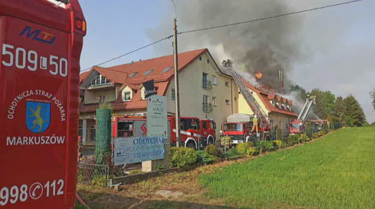 Nałęczów: W hotelu wybuchł pożar. W akcji gaśniczej brało udział ponad 20 zastępów straży