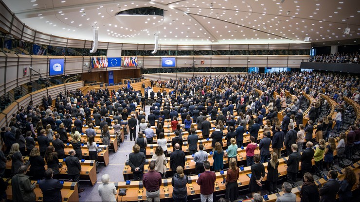 PE chce kontroli demokracji na Węgrzech