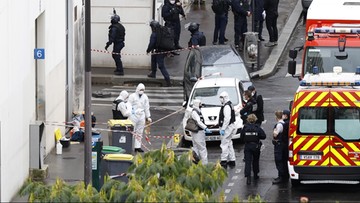 Atak nożownika w Paryżu. Podejrzany "nie mógł znieść" karykatur Mahometa