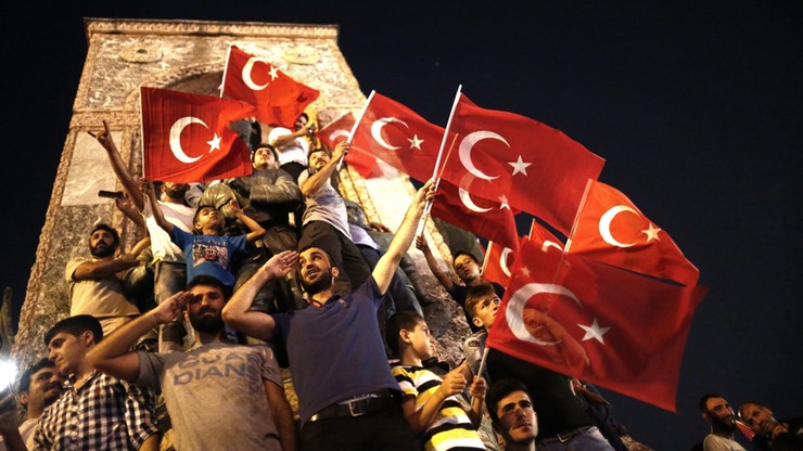 Turcja: rząd rozwiązał 94 cywilne stowarzyszenia