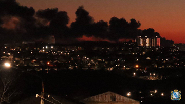 Ogromny pożar na rosyjskim lotnisku w Kursku. Wybuchły zbiorniki